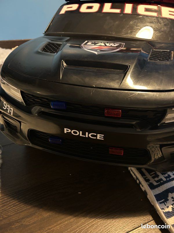 Voiture de police (image 3)