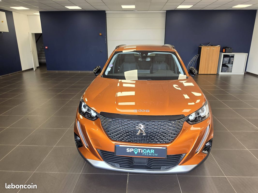 PEUGEOT 2008 PureTech 130 S&S EAT8 Roadtrip (image 3)