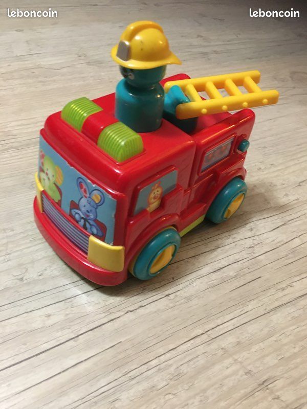 Jeu d'éveil camion pompier (image 1)