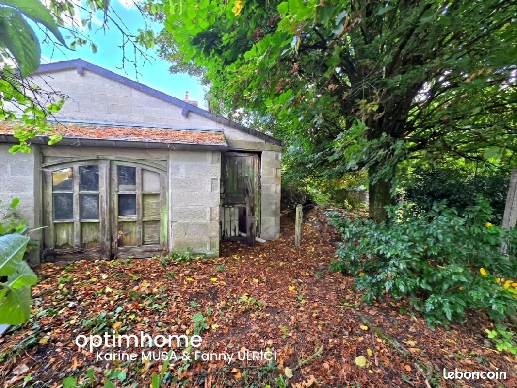 Maison 15 pièces 270 m² · à La Capelle · 270 m² · 91 000 €