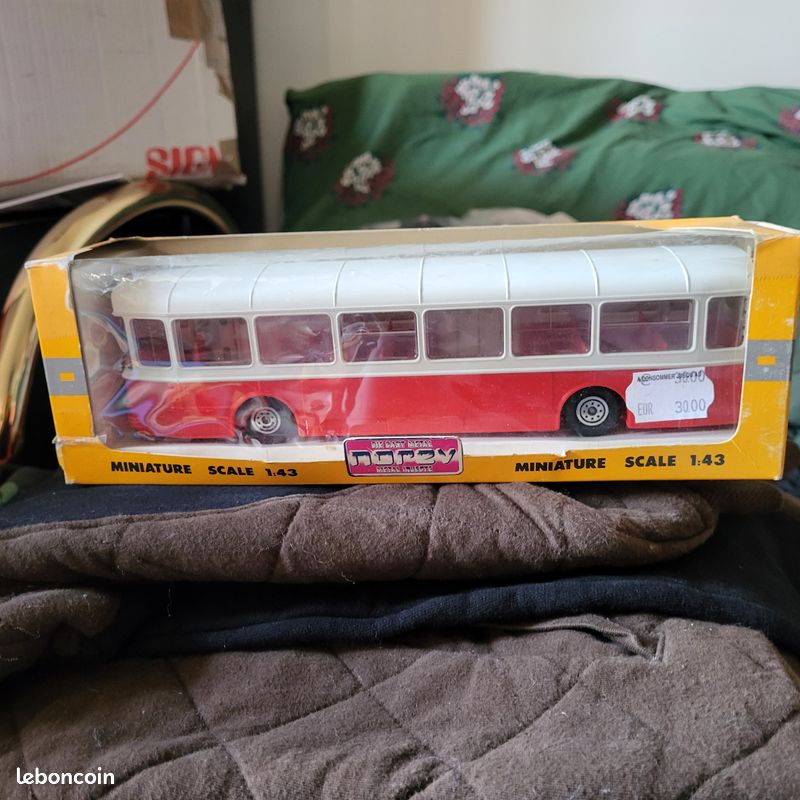 Autobus Parisien Norev Saviem SC10 – Miniature 1/43 Verte – Collection