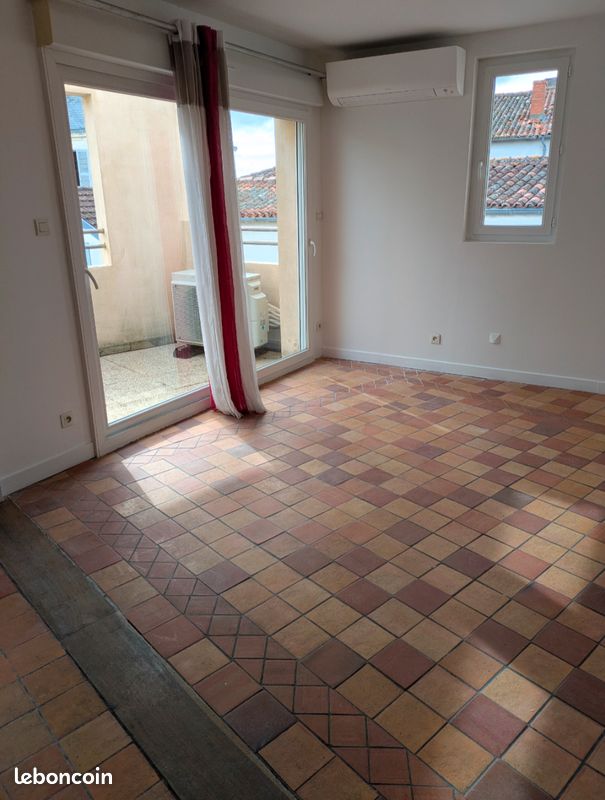 Maison 4 pièces 90 m² · à Surgères · 90 m² · 886 €