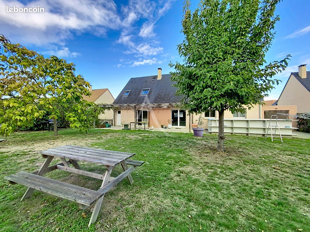 Maison 7 pièces 181 m² · à Spay · 181 m² · 355 300 €