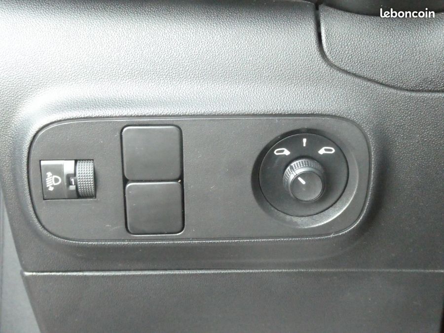 Citroën C3 Société 1.2 PureTech 83 Ph.2 FEEL NAV Radar 2PL 8950HT (image 16)