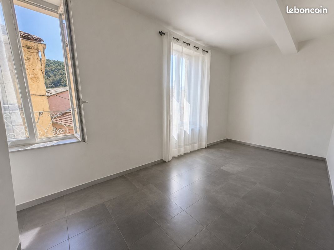 Appartement 2 pièces 29 m² · à Solliès-Toucas · 29 m² · 525 €