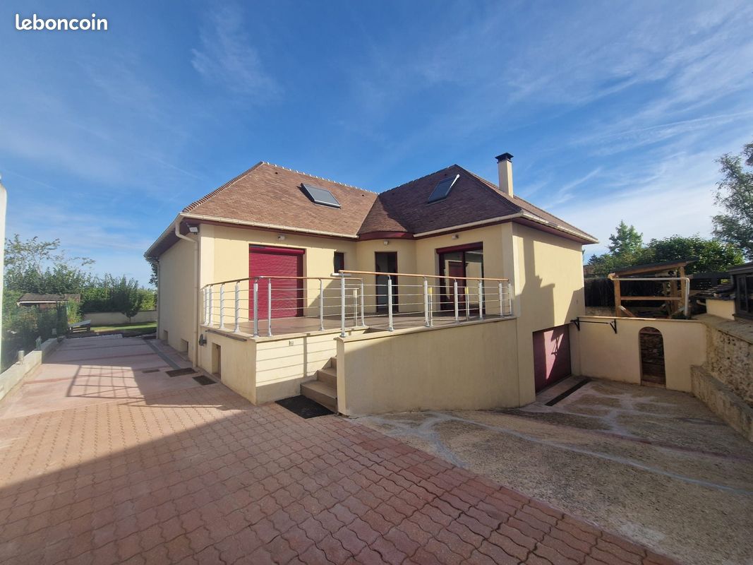 Maison 6 pièces 159 m² · à Magny-les-Hameaux · 159 m² · 2 600 €/mois