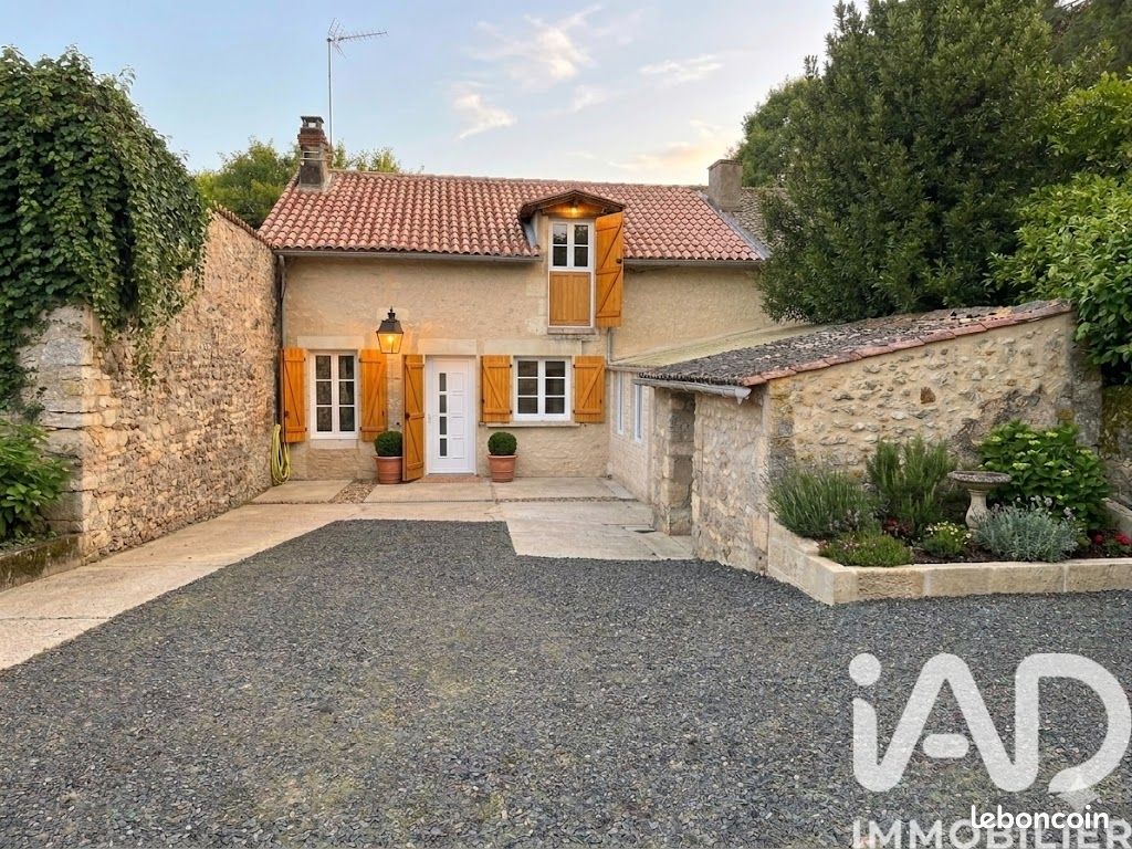 Maison 3 pièces 57 m² · à Nalliers · 57 m² · 65 000 €