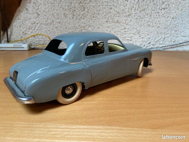 Miniature CIJ Renault Frégate 1/10 – Voiture Ancienne De Collection – Occasion