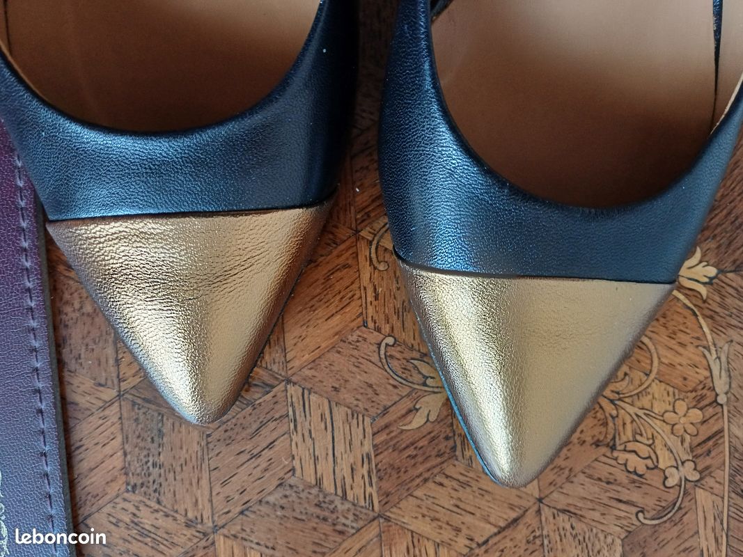 Escarpins Noirs Et Dorés Pointure 37 - Occasion - Daim - Talons Wilady