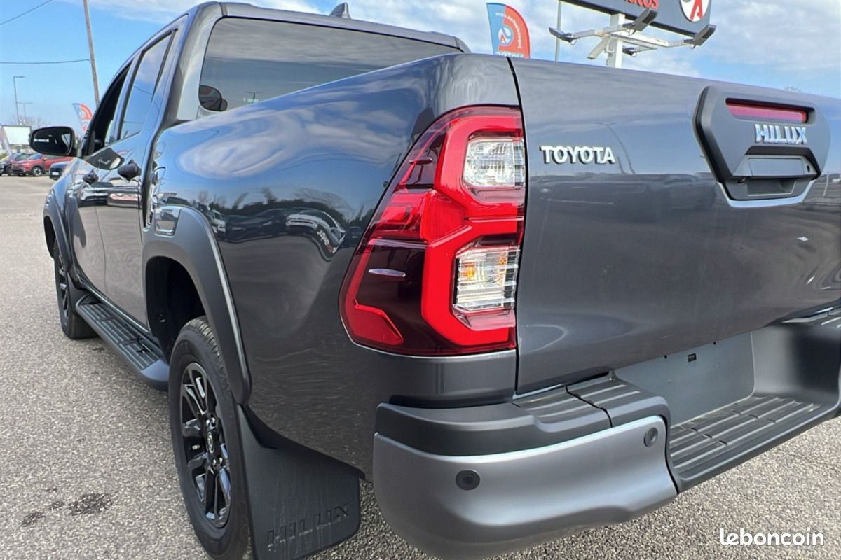 Toyota Hilux 2.8 204 BVA INVINCIBLE 4PL (image 15)