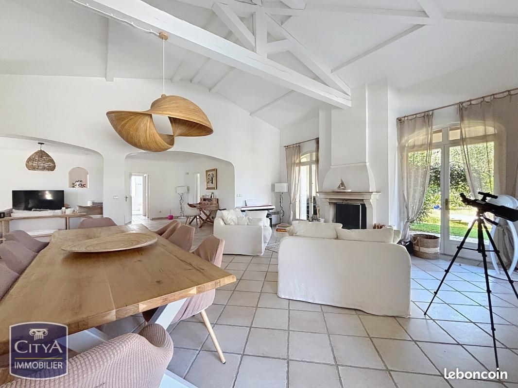 Maison 5 pièces 174 m² · à Grimaud · 174 m² · 2 590 000 €