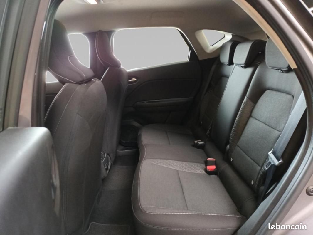 Renault Captur E-Tech 145 - 21 Business (image 12)