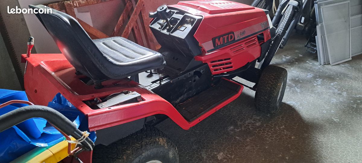 Tracteur tondeuse (image 1)