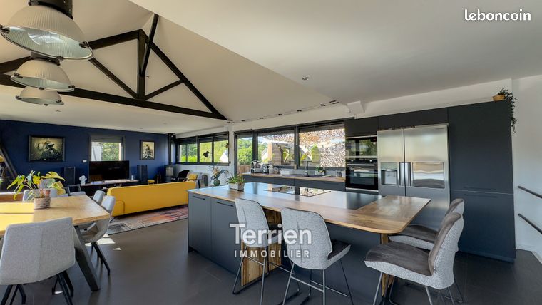 Maison 7 pièces 209 m²