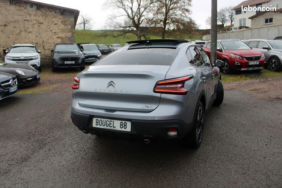 Citroen C4 X SHINE PACK 130 CV EAT8 BOITE AUTO CAMÉRA GRAND GPS USB FULL LEDS TOIT PANO ESP (image 2)