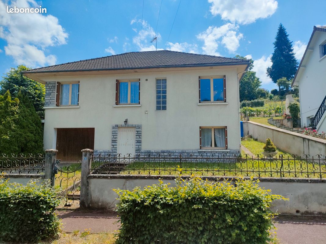 Maison 4 pièces 113 m² · à Saint-Éloy-les-Mines · 113 m² · 79 000 €