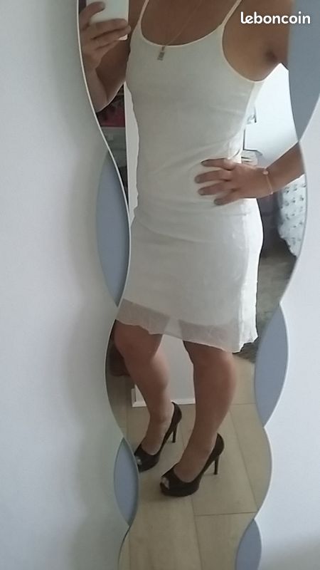 Jupes et robes tres bon etat (image 4)