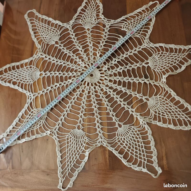 Napperon crochet fait main en coton diam 25 cm - Décoration