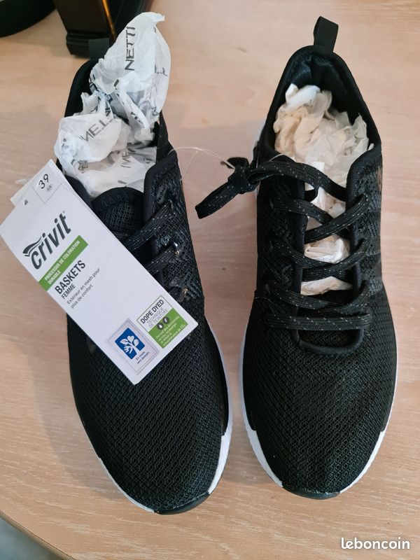Chaussure de sport taille 39 Chaussures