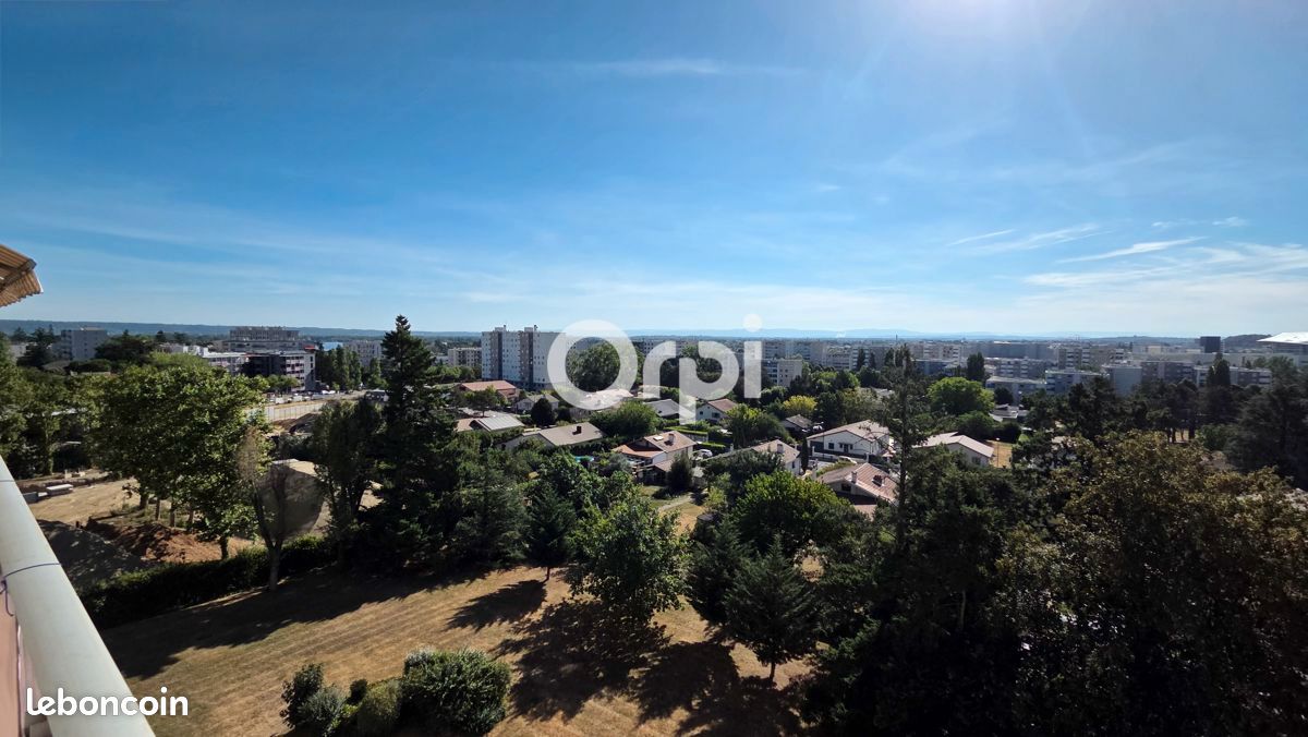 Appartement 2 pièces 45 m² · à Décines-Charpieu · 45 m² · 139 000 €
