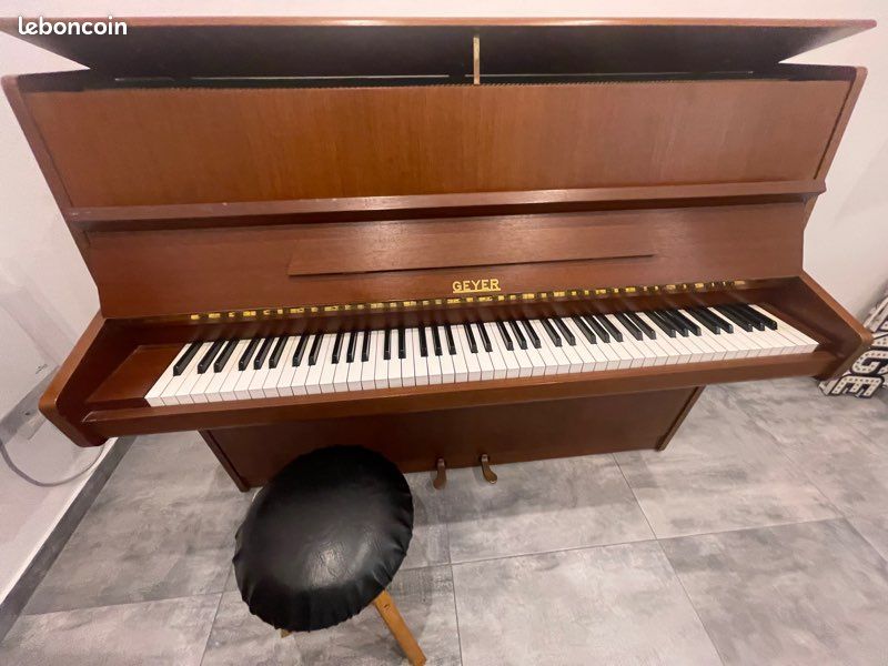 Piano (image 4)