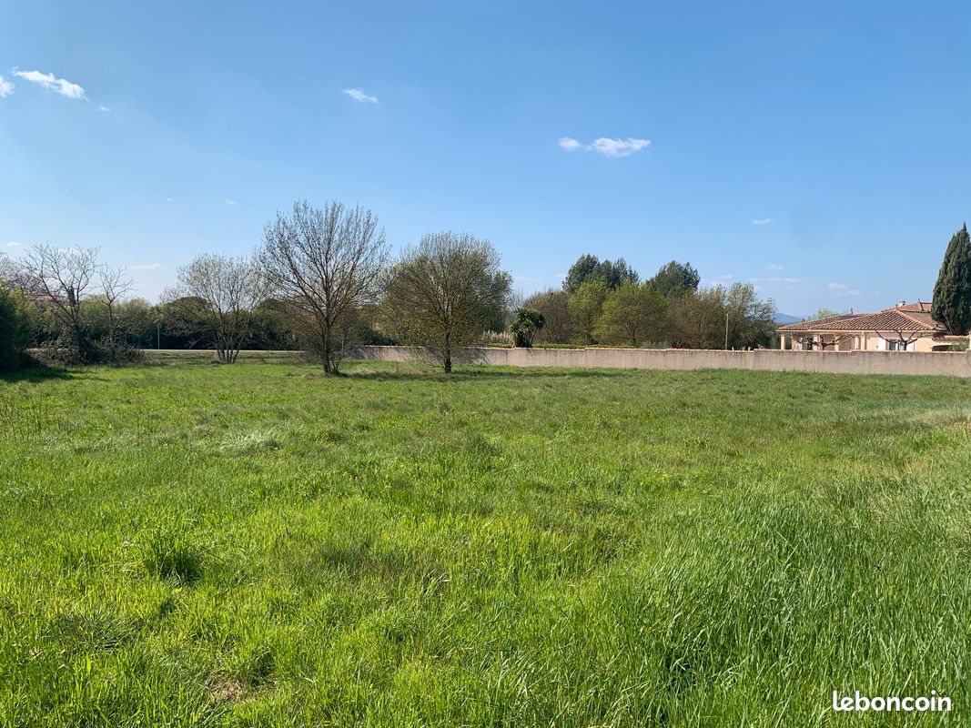 A fontanes (gard) terrain vaibilisé de 584 m2 · à Fontanès · 155 000 €
