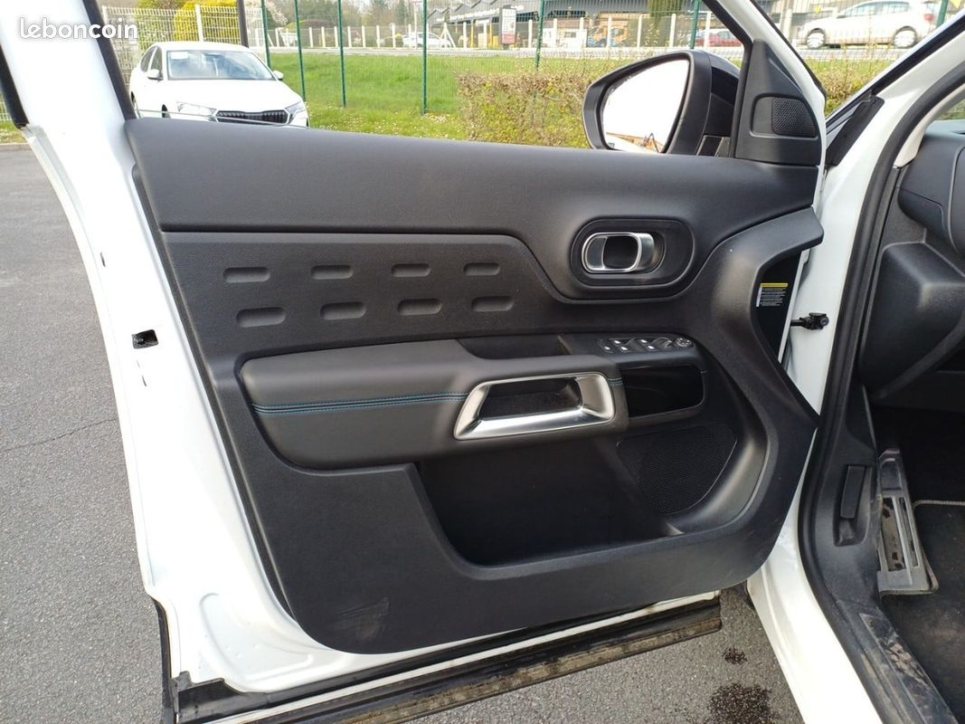 CITROEN C5 Aircross PureTech 130 S&S EAT8 Shine Pack (image 21)