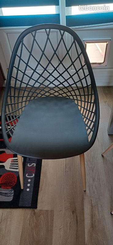 Vends 3 chaises de cuisine (image 1)