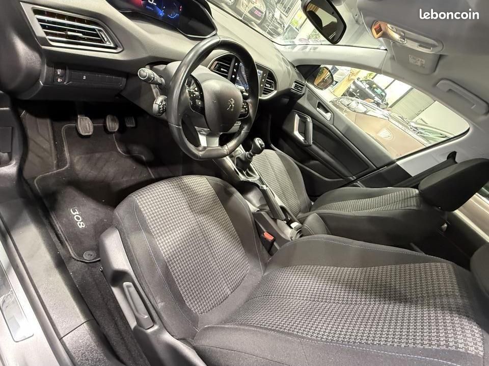 Peugeot 308 1.2 puretech 110 style start-stop (image 8)