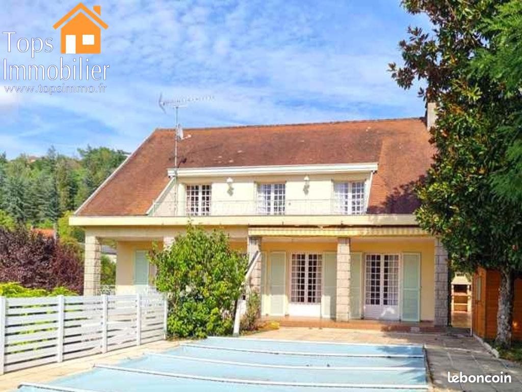 Maison 8 pièces 290 m² · à Villefranche-de-Rouergue · 290 m² · 179 000 €