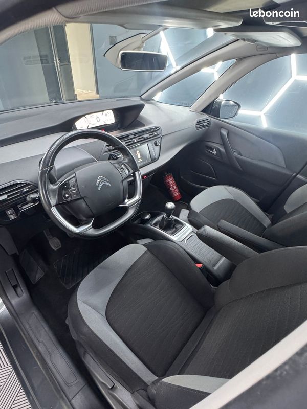 Citroën Grand C4 Picasso 1.6 HDI 120Ch *7 PL *DISTRI NEUVE *CAMERA AR* TOIT PANO *GARANTIE 12MOIS (image 10)