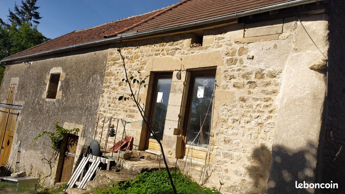 Maison 3 pièces 270 m² · à Varzy · 270 m² · 65 000 €