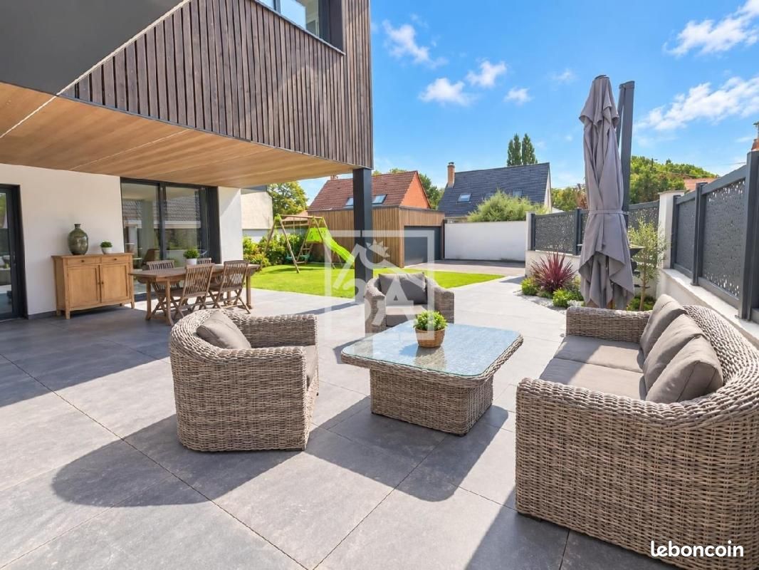 Maison 9 pièces 145 m² · à Béthune · 145 m² · 448 000 €