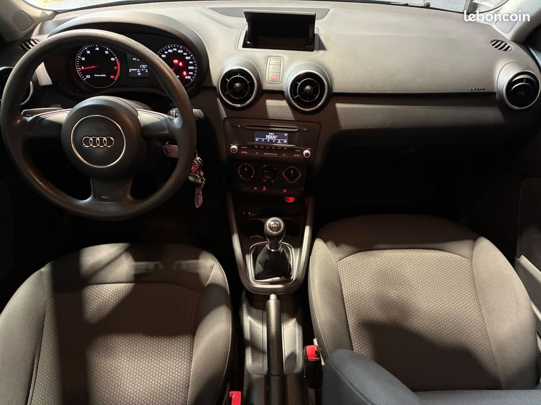 AUDI A1 SPORTBACK 1.2 TFSI 86CH AMBIENTe (image 6)