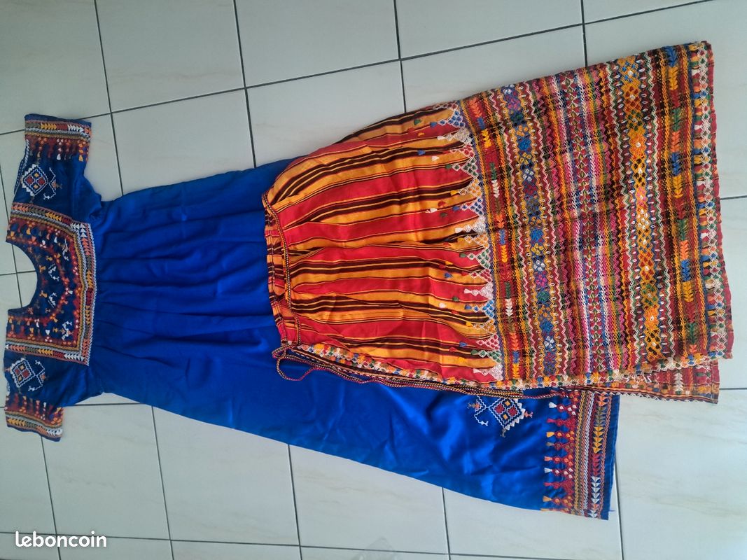 Robe kabyle broderie à la main (image 2)
