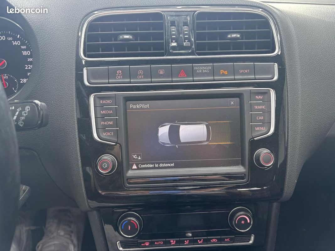 VOLKSWAGEN POLO 1.8 TSI 190 BLUEMOTION GTI ( toit ouvrant ) (image 12)