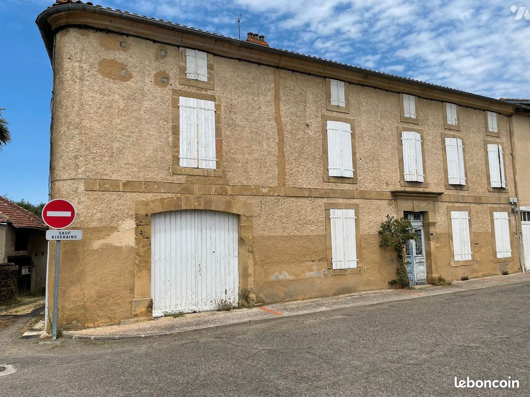 Maison 11 pièces 230 m² · à Miélan · 230 m² · 98 000 €