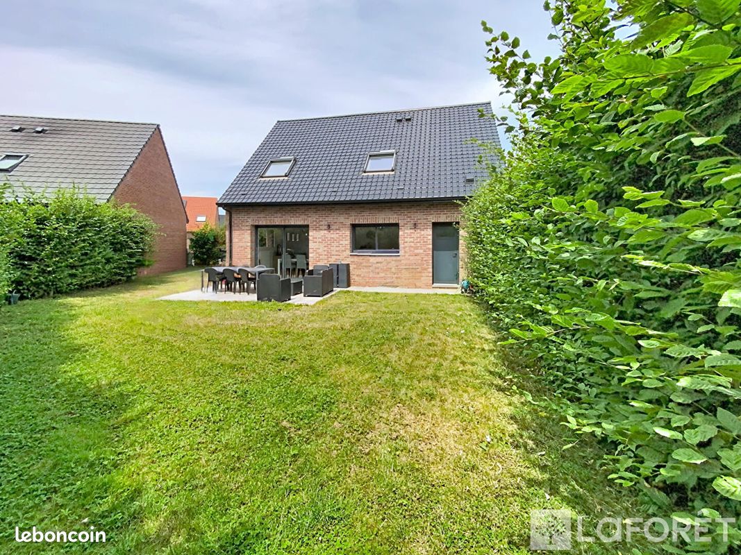 Maison 5 pièces 104 m² · à Nieppe · 104 m² · 336 000 €