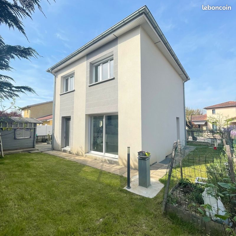 Maison 6 pièces 140 m² · à Saint-Priest · 140 m² · 465 000 €