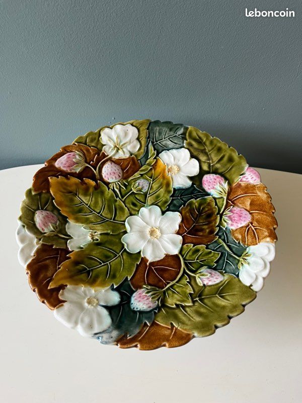 Barbotine d’Onnaing - coupe sur piédouche modèle « les fraisiers » - époque fin XIXe (image 2)