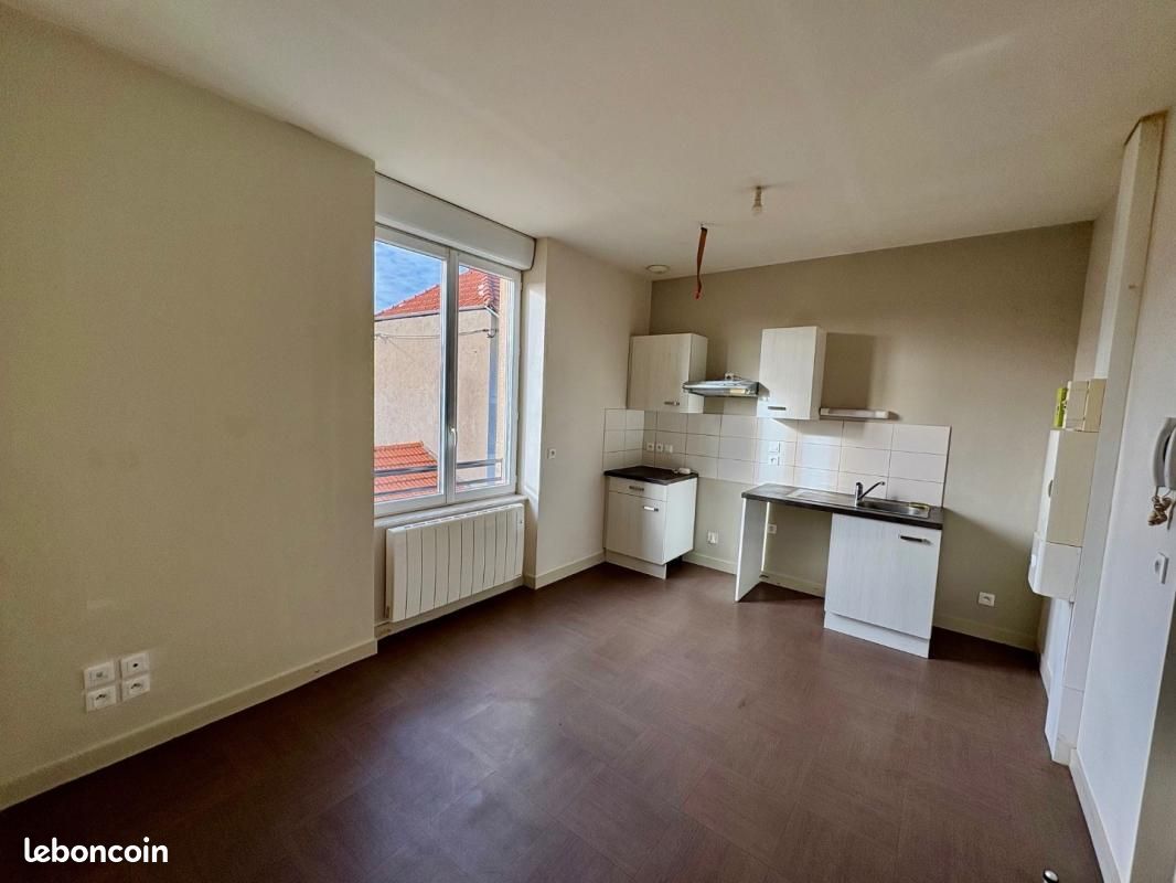 Appartement 1 pièce 35 m² · à Riorges · 35 m² · 365 €
