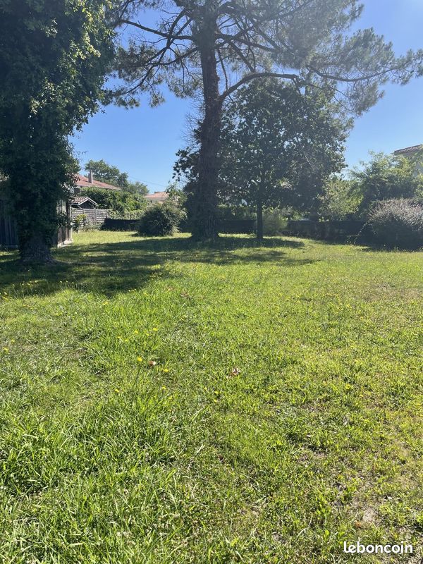 Terrain à bâtir de 765 m² à LA TESTE-DE-BUCH (33) · 380 000 €