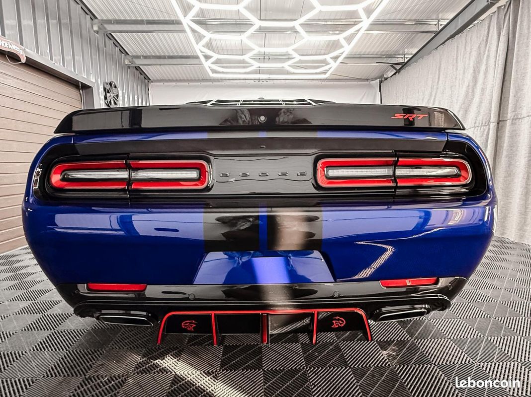 Dodge CHALLENGER Widebody Look V6 3.6 306 ch – CarPlay – Caméra – Cuir (image 4)