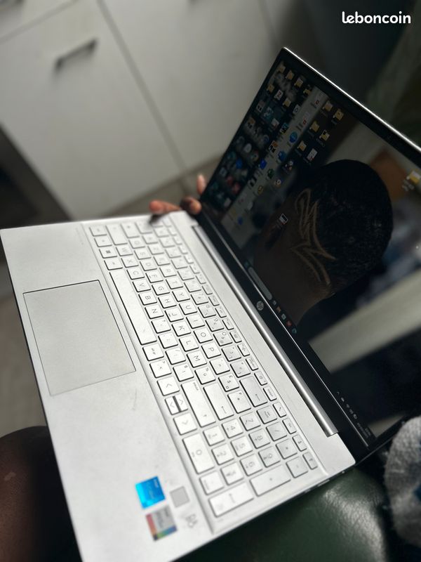 Hp pavillon laptop modèle 15-eg101nf (image 1)