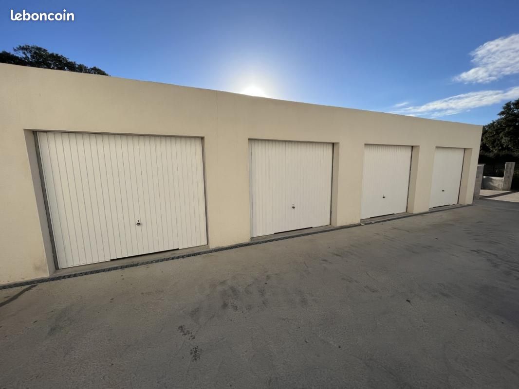 Parking 15 m² · à Grosseto-Prugna · 15 m² · 145 €/mois