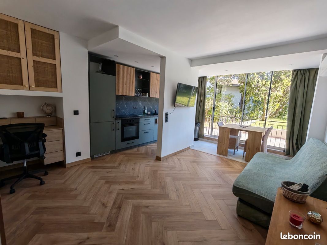 Appartement 2 pièces 40 m² · à Mandelieu-la-Napoule · 40 m² · 1 100 €/mois