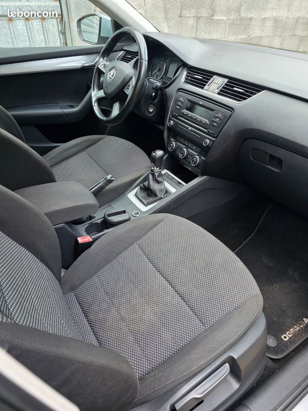 Skoda Octavia 2.0Litre 150ch TDI RÉVISÉ CT OK (image 5)