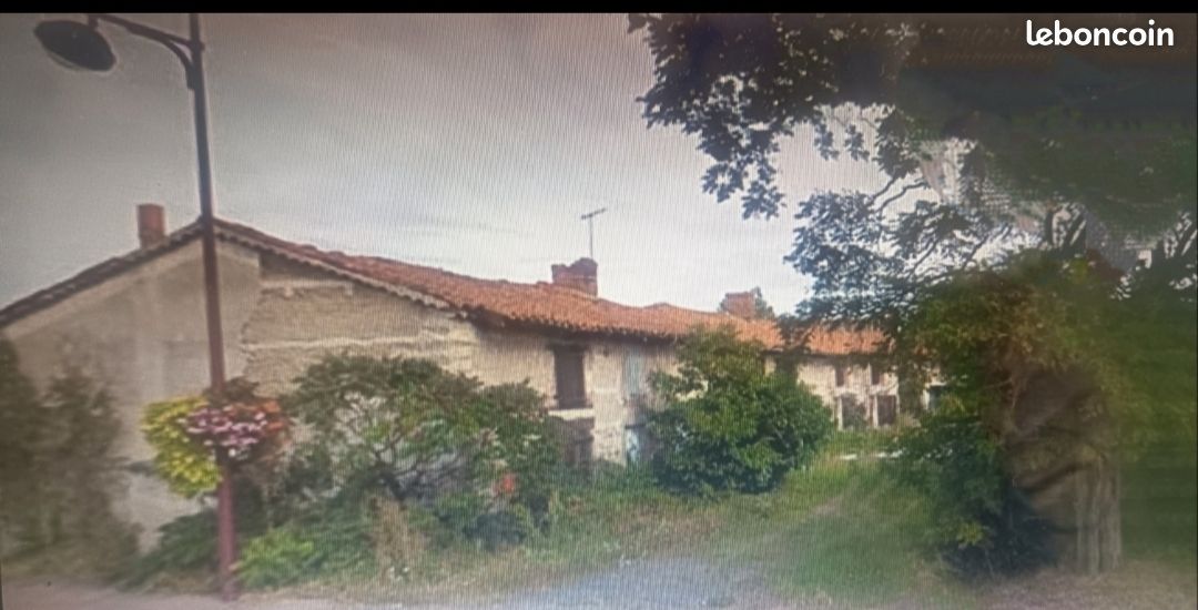 Maison 6 pièces 130 m² · à Montrond-les-Bains · 130 m² · 75 000 €