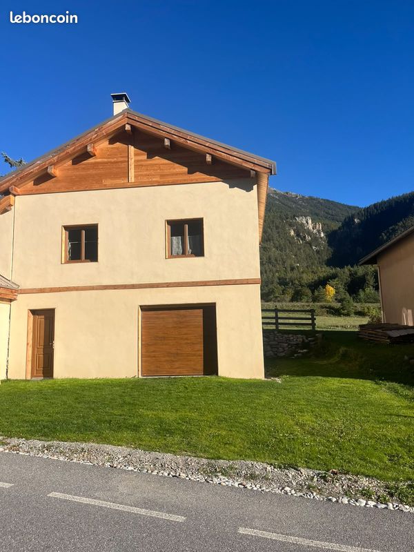 Maison 5 pièces 105 m² · à Val-des-Prés · 105 m² · 479 000 €