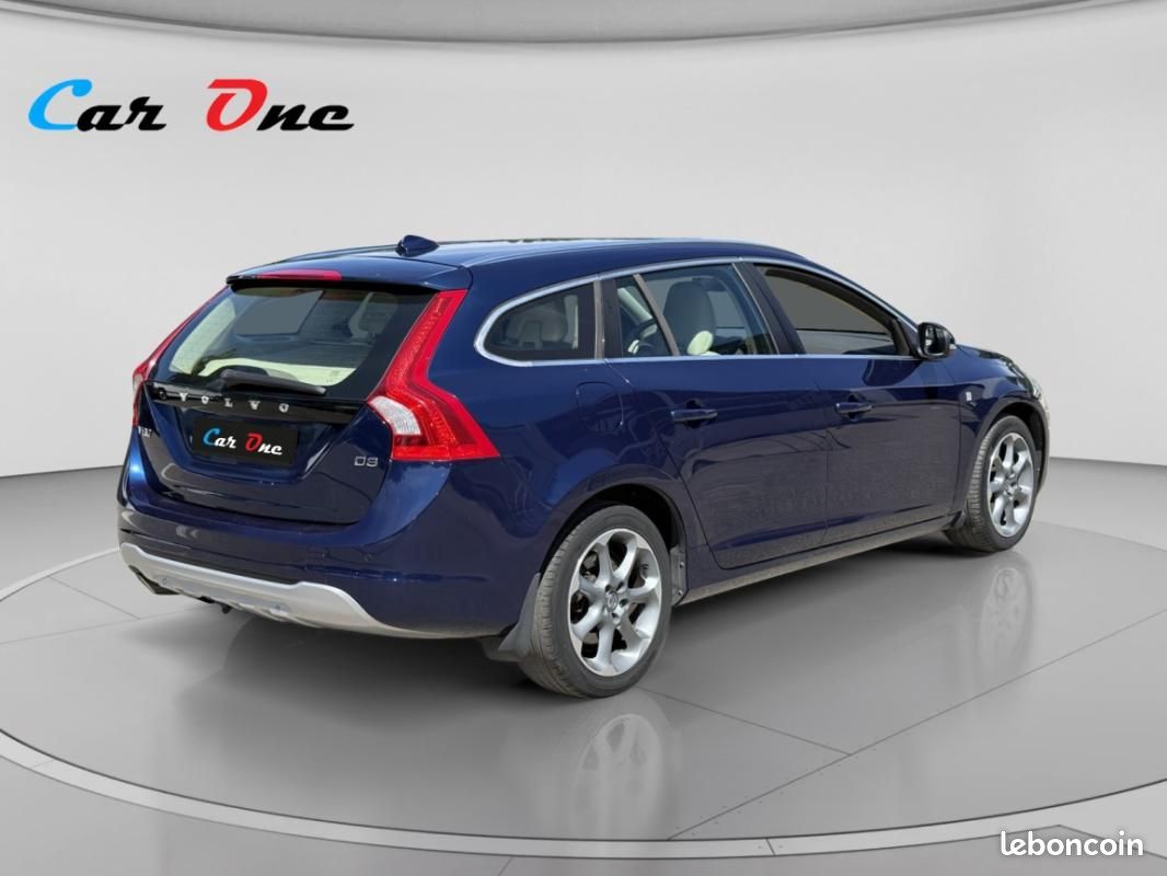 Volvo V60 D4 163 ch StopetStart Ocean Race Edition Geartronic (image 8)